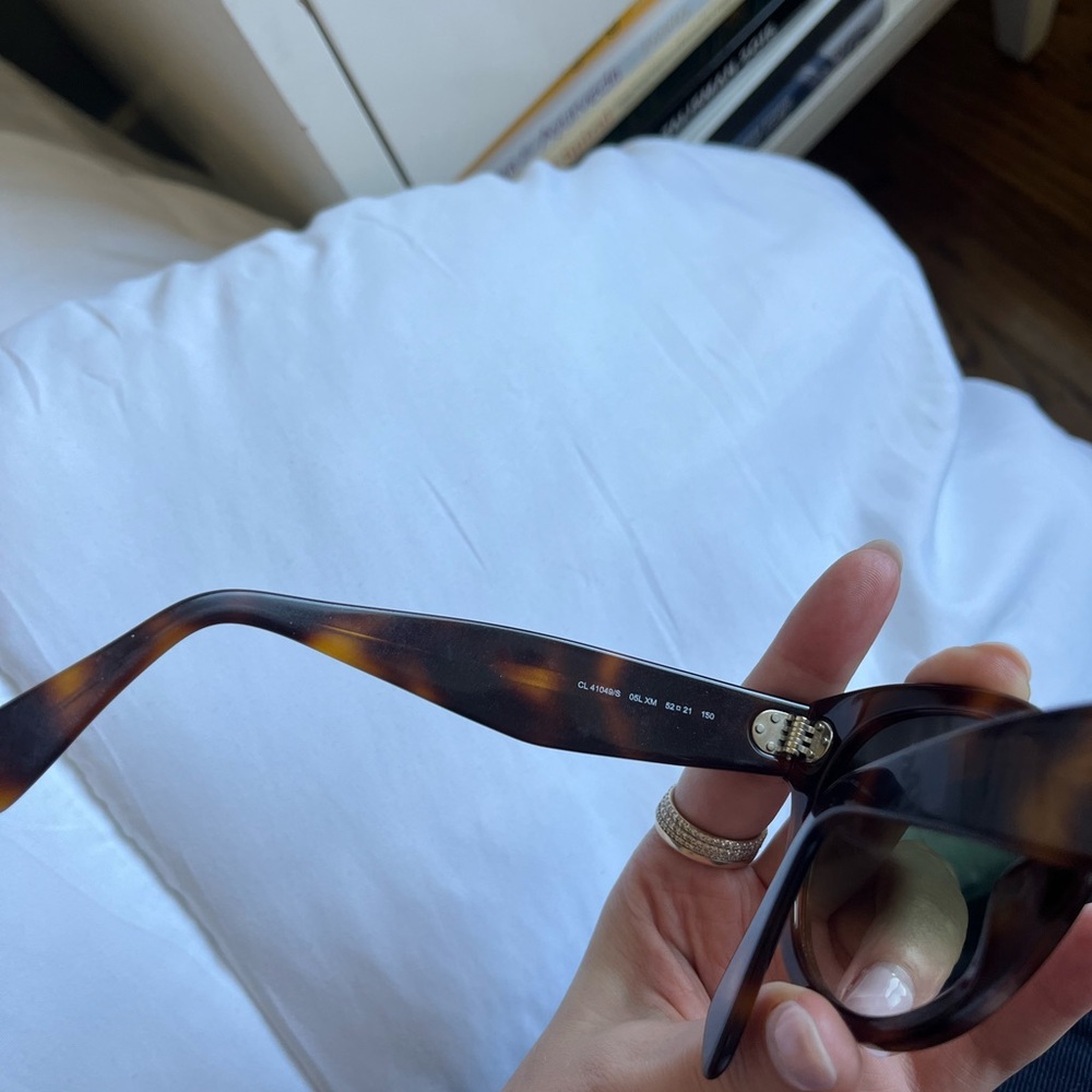 Celine Round Tortoise Gradient Sunglasses With Go… - image 7